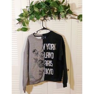 Central Park 🏙 split design comfy sweater 🖤